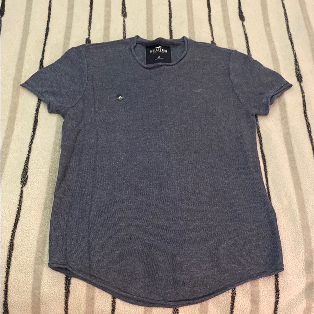 Hollister Men's Blue T-Shirt